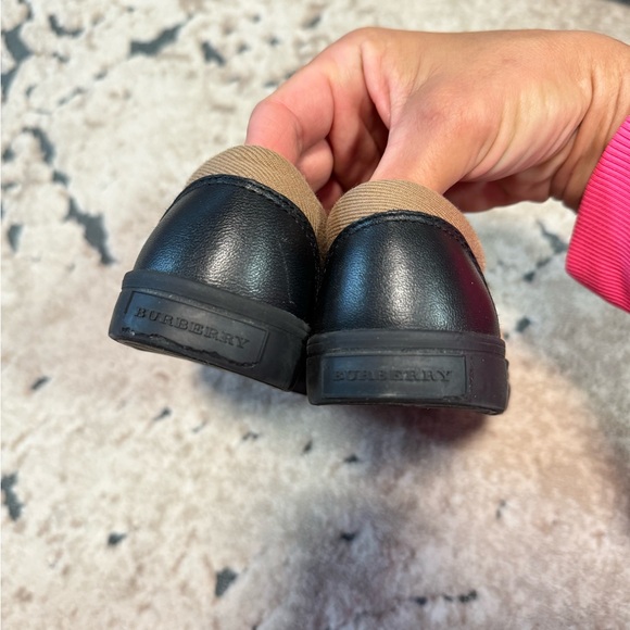 Burberry toddler sneakers, size 28 - Picture 3 of 7